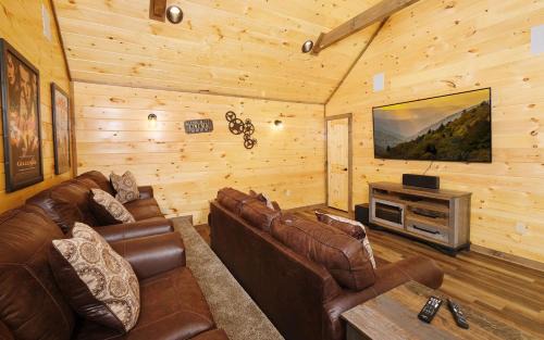Gatlinburg - Pigeon Forge Villa | Majestic Timber