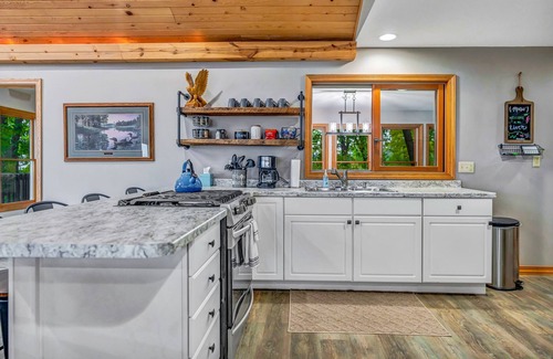 De Soto Casa | Majestic View Sleeps 8-HOT TUB