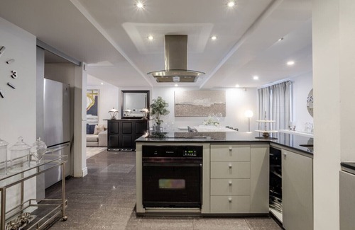 Montreal Casa | Majestic Villa in Downtown Griffintown