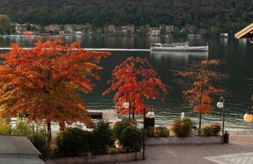 Porto Ceresio Apartamento | MAJOR SISTERS, APPARTAMENTO VISTA LAGO DI LUGANO