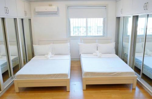 Guadalupe Nuevo Casa | Makati Altean Apartment (Delfin Room)