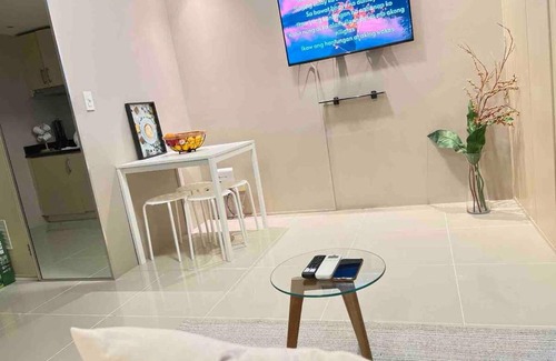 Valenzuela Apartamento | Makati Room 381 1 br deluxe SMJazz T2 residence New