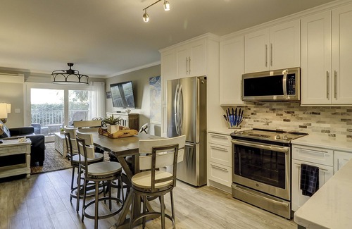 Hilton Head Island Villa | Make Coligny Beach Your Happy Place!!