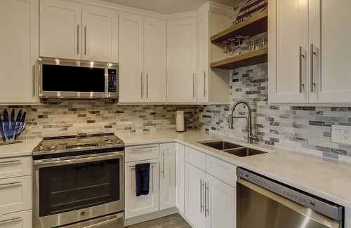 Hilton Head Island Villa | Make Coligny Beach Your Happy Place!!