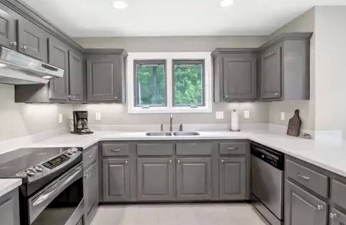Leesville Chalet De Esquí | Make Memories at our Spacious 5 Bedroom Lake House right on Lake Murray!