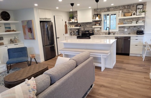 Wasaga Beach Cabaña | Make memories at the Jansen Clan Cottage