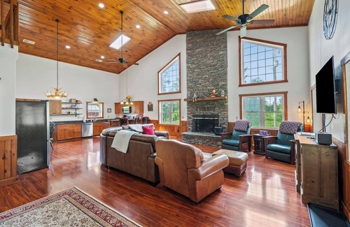 Union Hall Otro | Make memories at this unique and family-friendly place