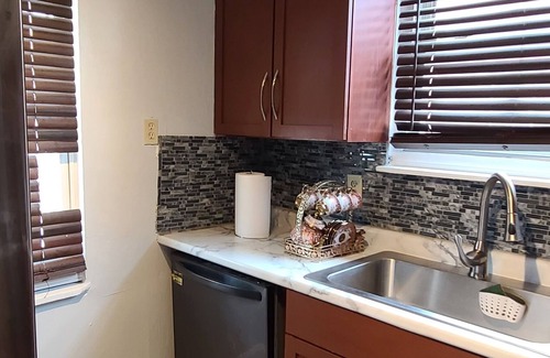 Detroit Casa | "Make Memories in Detroit: Reserve Your Dream Rental Today!"