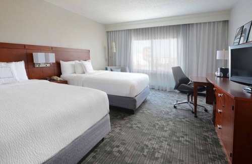 North Dallas Hotel | Make Your Trip More Enjoyable! Comfortable Units Near NorthPark Center Mall