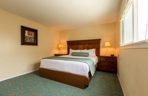 Oxnard Shores Hotel | Make Your Trip More Enjoyable! 4 Relaxing Units, Fully-Equipped Kitchen, Parking