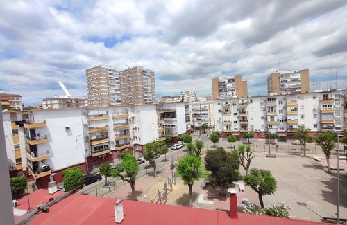 Doctor Barraquer-Grupo Renfe-Policlinico Apartamento | Siéntete como en casa en el Apartamento de Luz, Sevilla, Macarena. Free parking