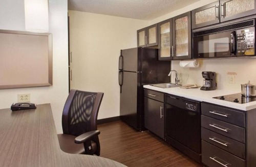 Somerset Casa | Making The Best Memories Along The Way! 2 Spacious units to enjoy with Kitchen!