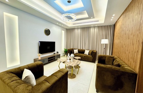 Mecca Apartamento | Makkah Modern Luxurious Apartment Near Haram With Living and Full Kitchen