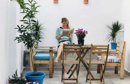 Las Acacias Casa | Malaga Beach House, 2 city bikes, 2 children's bikes, WiFi, BIG terrace, BBQ, Family, Childfriendly