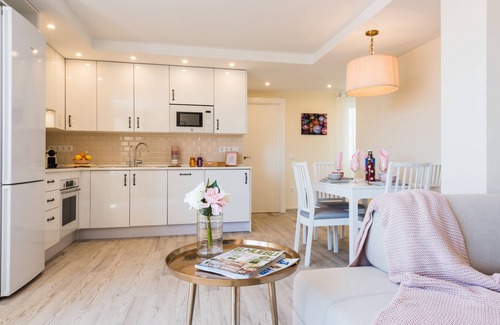 El Ejido Apartamento | Malaga Centre Apartment with Parking
