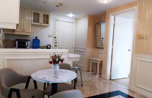 Ermita Night District Condominio | Malate, Manila Baywatch Tower, Condo With Bay View