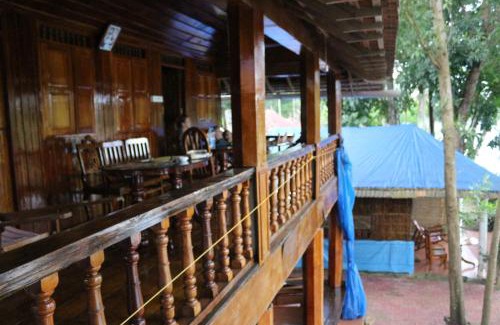 Alappuzha Hotel | Malayalam Lake Resort