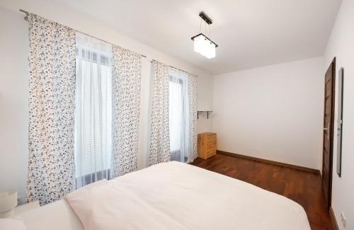 Targowek Apartamento | Malborska Lovely Apartment by BookingHost