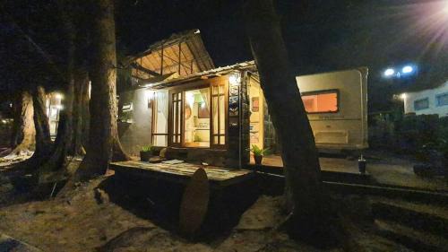 Saphli Complejo | Maliblues Bed & Art Gallery