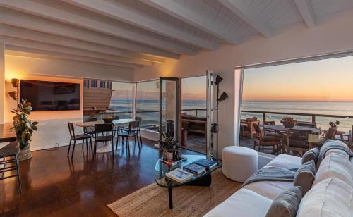 Malibu Casa | Malibu Beach Home Private Sandy Beach and Surf