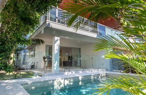 Kingscliff Casa | Malibu Beach House- only 100m to the beach