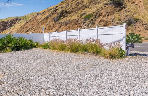 Malibu Casa | Malibu Beach Pad - Awesome Secluded Beachfront Home