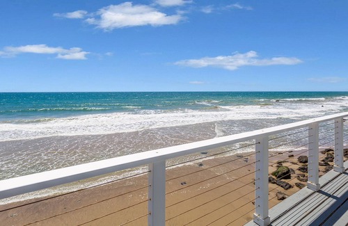 Malibu Casa | Malibu Beach Pad - Awesome Secluded Beachfront Home
