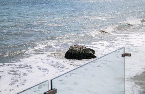 Eastern Malibu Casa | Malibu Beachfront Home with Rock Spa Ocean Views & Deck