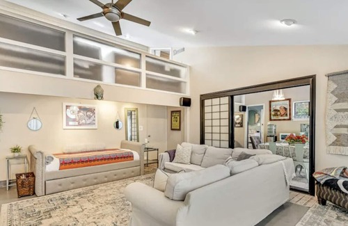 Calabasas Cabaña | Malibu Canyon Guest House in Perfect Location with Majestic Views