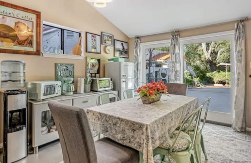 Calabasas Cabaña | Malibu Canyon Guest House in Perfect Location with Majestic Views