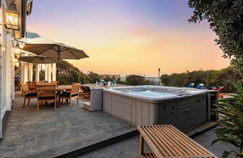 Western Malibu Complejo | Malibu Dunes by Fieldtrip Expansive Hamptons-Style Estate w Private Beach Backyard