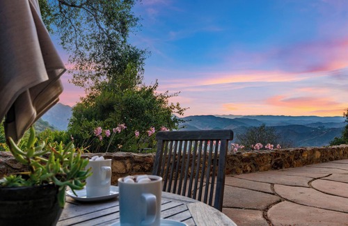 Malibu Casa | Malibu Hills Studio w/Mountain Views + Near beaches | Cielo Nook by AvantStay