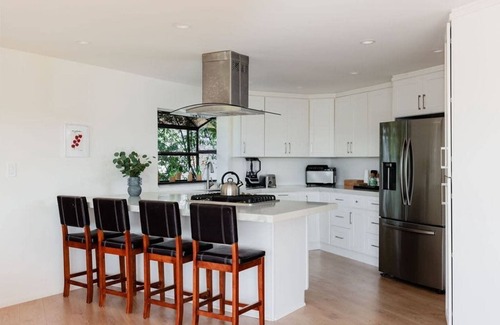 Agoura Hills Casa | Malibu Home with Pool, Mtns & Lake