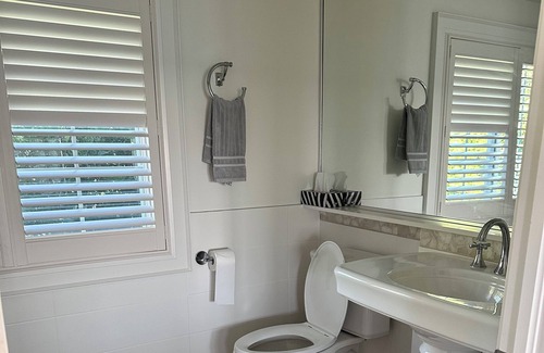 Big Bay Point Cabaña | Malibu Inspired 2-Bedroom Lakefront cottage in Big Bay Point. 45 min from GTA!