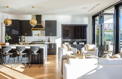 Western Malibu Casa | Malibu Luxury Private Modern Oceanfront Beach House