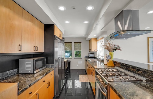 Malibu Casa | Malibu Seaside Serenity: Expansive Ocean Views Await - Family & Pet-Friendly!
