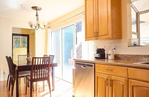 Malibu Apartamento | Malibu Nature Retreat - Stylish 2BR Minutes from the Beach