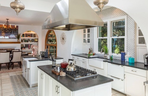 Western Malibu Casa | Malibu ocean view private gated house steps down to the quiet Broad Beach