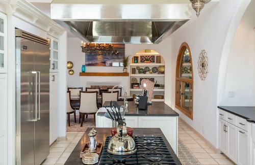 Western Malibu Casa | Malibu ocean view private gated house steps down to the quiet Broad Beach