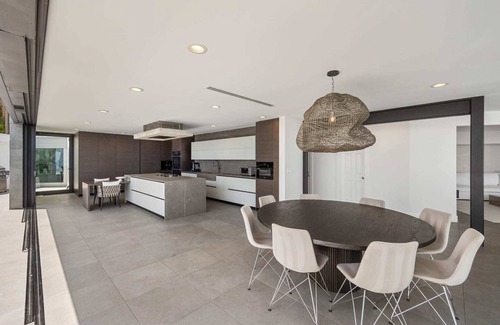 Eastern Malibu Casa | Malibu Oceana Bleu- Incredible Views -Sleeps 10!