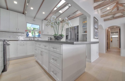 Eastern Malibu Villa | Malibu Beach!1week 12k! 5nights 10k! 100 5 STAR REVIEWS on other Sites.