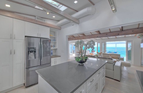 Eastern Malibu Villa | Malibu Beach!1week 12k! 5nights 10k! 100 5 STAR REVIEWS on other Sites.