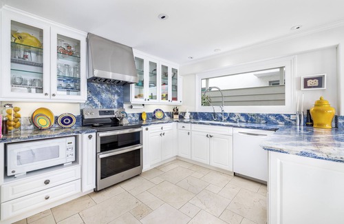 Central Malibu Condominio | Malibu Retreat on the Water!