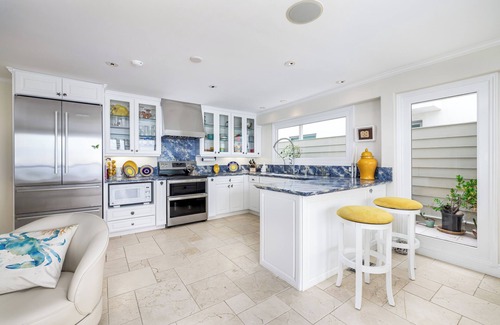 Central Malibu Condominio | Malibu Retreat on the Water!