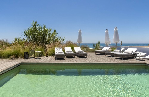 Urbanizacion Costabella Villa | Villa de playa "estilo Malibu" en Marbella *****