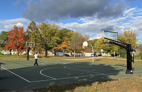 Hennepin County Casa | MALL OF AMERICA! Great for Families and Groups! Set on a Wonderful Park!