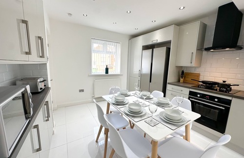Billingham Casa | Malvern House by Blue Skies Stays