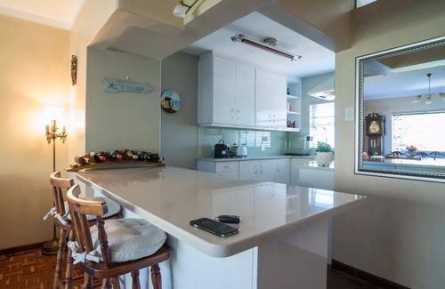 Cape Town City Centre Apartamento | ¡Mama Africa te da la bienvenida a Ciudad del Cabo! Amplio apartamento seguro de 2 dormitorios