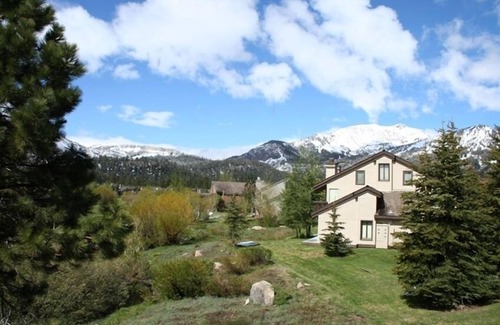 Mammoth Lakes Condominio | Mammoth - Snowcreek 69 - Fachadas en el prado y Mammoth Creek