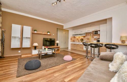 Orszagut Apartamento | Mammut Apartment with NEW AC!